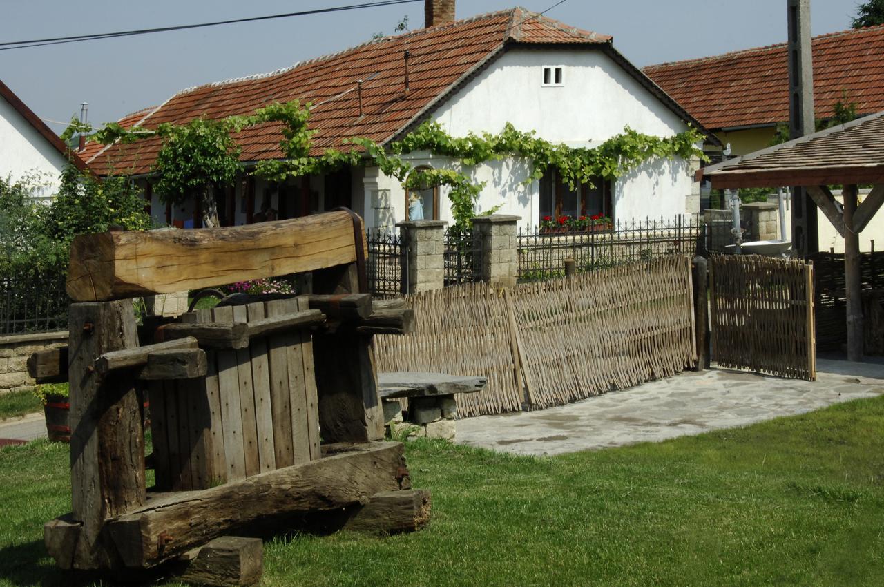 Pataky Borporta Bed & Breakfast *